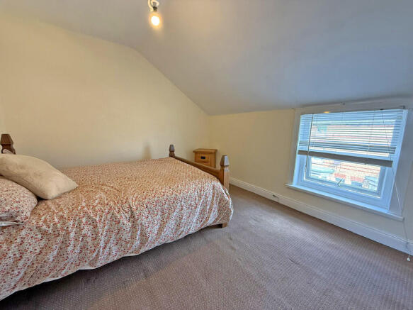 3 bed Terraced for sale Image 8