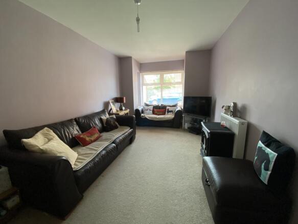 4 bed House to rent Image 4