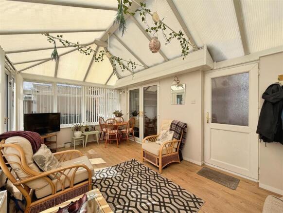 2 bed Semi-Detached Bungalow for sale Image 8