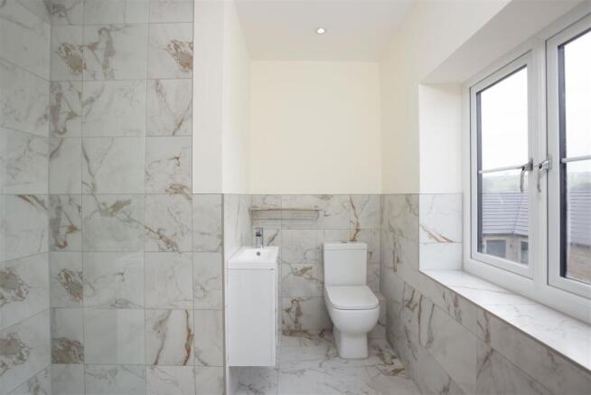 4 bed Semi-Detached for sale Image 11