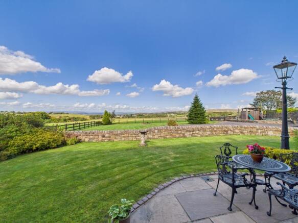 CAM02093G0-PR0052-STILL053