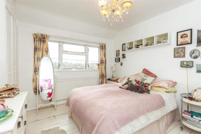 17 Hereward Way24.jpg