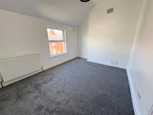 3 bed Terraced to rent Image 9