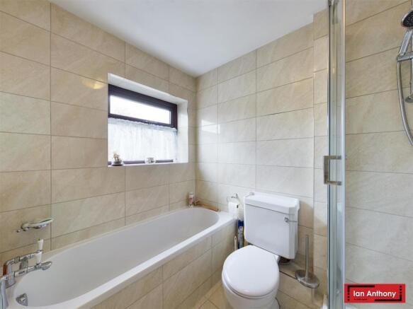 DOWNSTAIRS BATHROOM