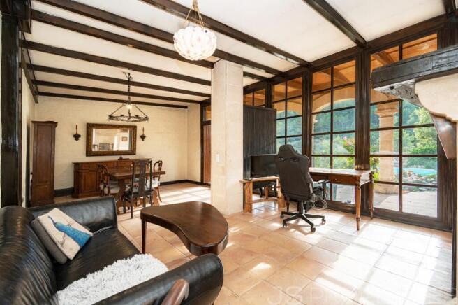 Rustic villa for sale 