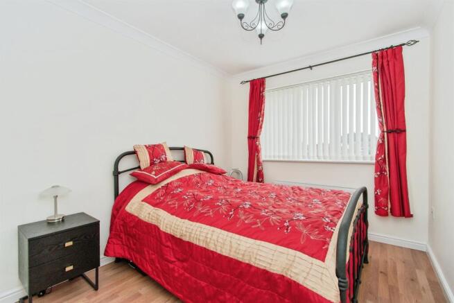 4 bed Detached for sale Image 9