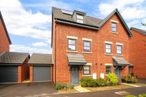 16, Russell Chase, Binfield, Bracknell RG42 4FZ