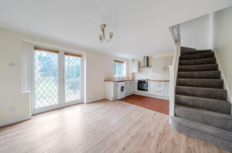 Southern Way, Farnham, Surrey, GU9