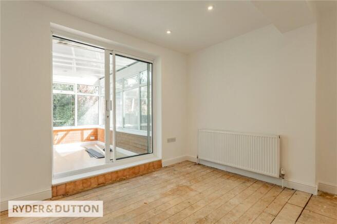 5 bed Semi-Detached for sale Image 9
