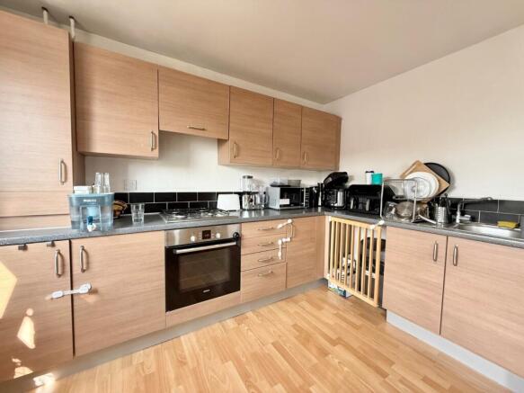 2 bed Flat to rent Image 7
