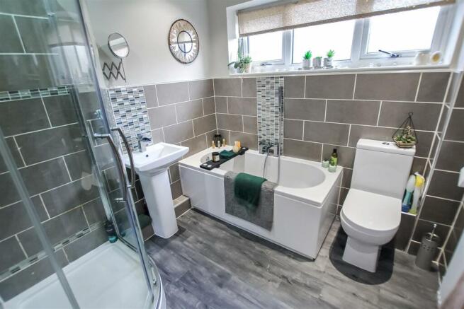 Bathroom/Shower/WC