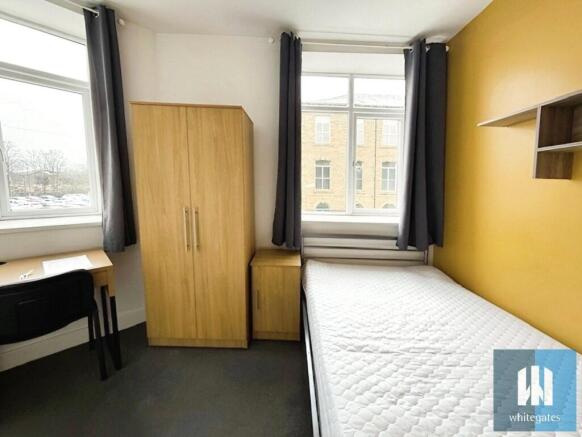 1 bed House Share to rent Image 7