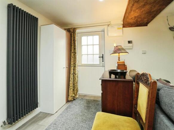 2 bed Terraced for sale Image 6