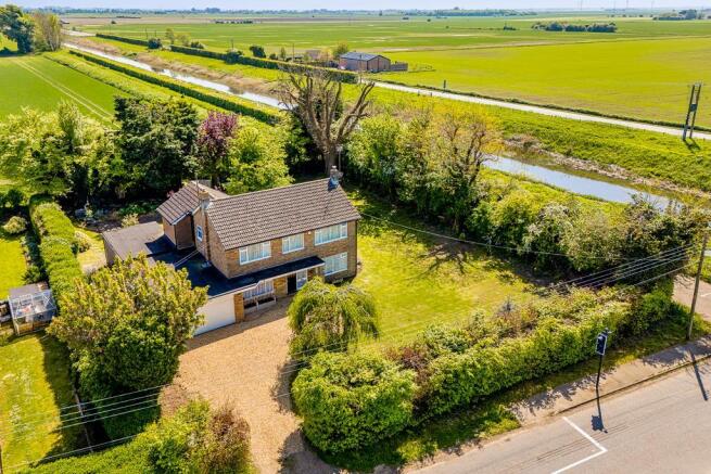 Bridge House, Horseshoe Road (Spalding)-2.jpg