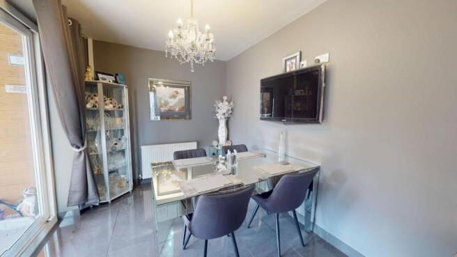 3 bed Semi-Detached for sale Image 6