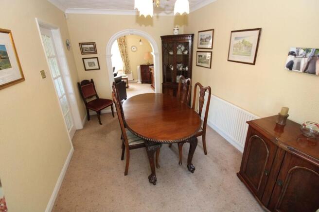 3 bed Bungalow for sale Image 4
