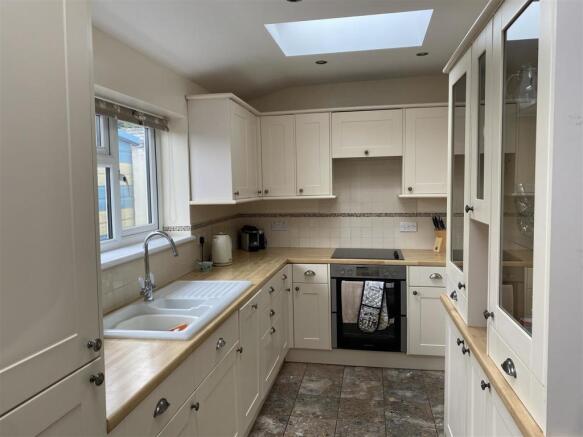 Kitchen: