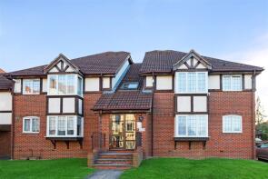 Flat 19, Sandringham Court, Priory Field Drive, Edgware HA8 9QU