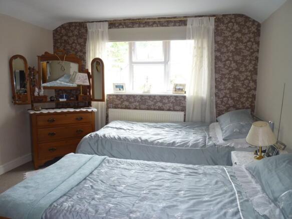 BEDROOM 2
