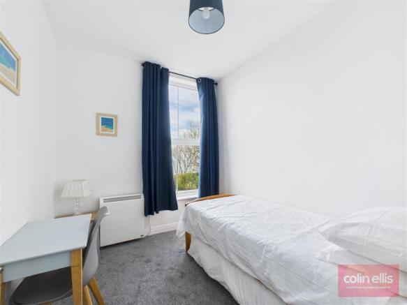 2 bed Flat for sale Image 6