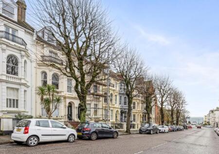 Flat 14 Dunblair Court, 43-44 Upper Rock Gardens, Brighton, BN2 1QF