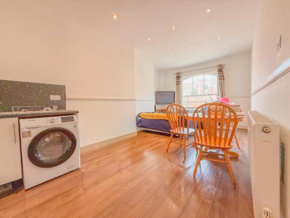 Kitchen/Lounge