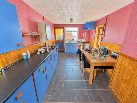 KITCHEN/ DINER