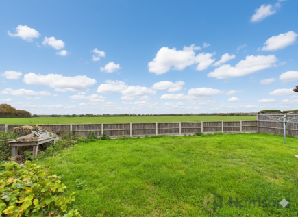 School View, Tunstall, Sittingbourne, Kent, ME9 8DX