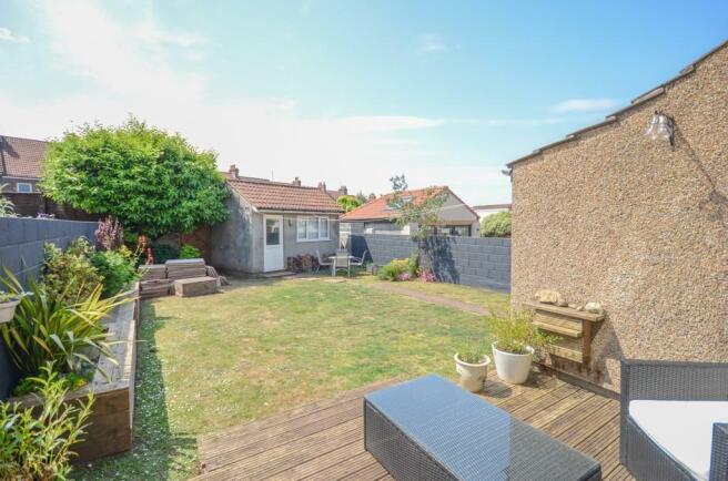 Rear garden pic 2.jpg