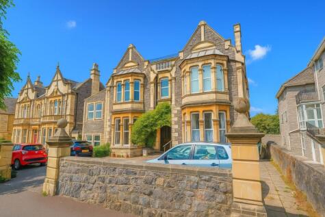 Grove Park Road, Hillside - Stunningly Presented & Spacious Ground Floor Flat