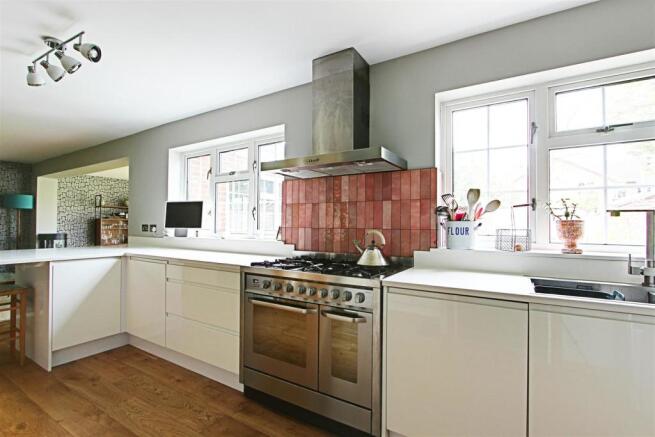 Kitchen 4.jpg