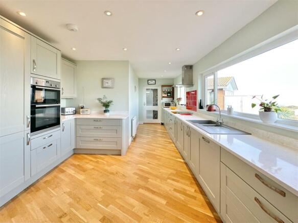 Kitchen.JPG
