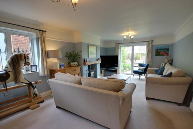 5 bed Detached for sale Image 5