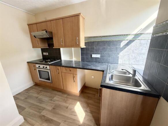 2 bed Flat to rent Image 4