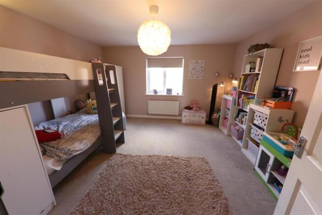 3 bed Semi-Detached for sale Image 11