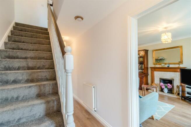 8555412-interior12.jpg