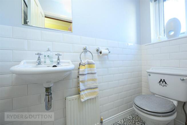 5 bed Detached for sale Image 10