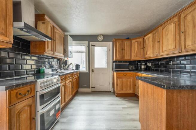 Kitchen-4.jpg