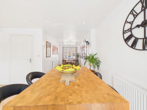 4 bed Terraced for sale Image 10