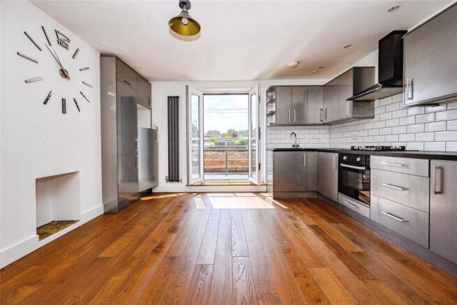 Kitchen/ Dining Area
