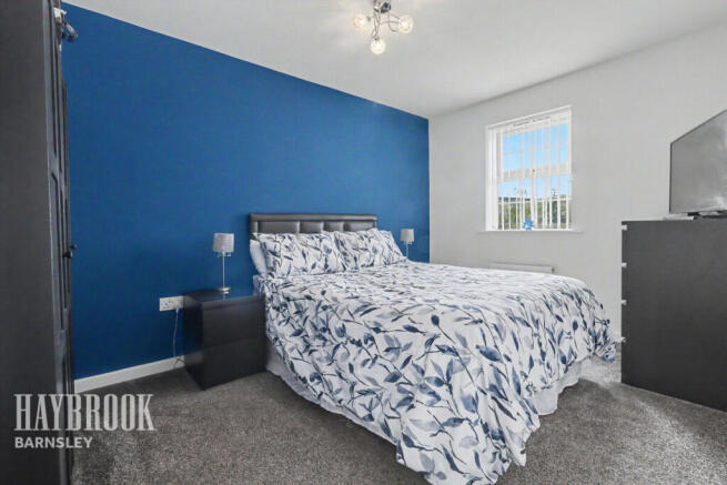3 bed Town House for sale Image 12