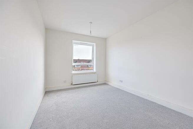 flat-station-approach-cheam-210.jpg
