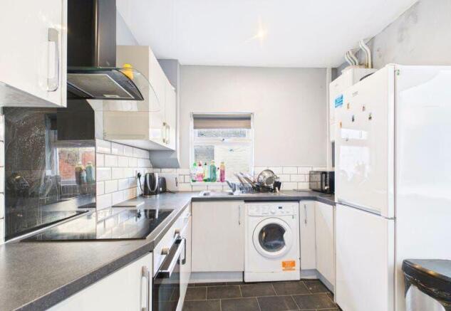 2 bed Terraced for sale Image 3