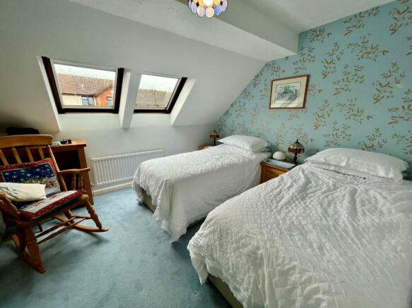 bed2.jpg