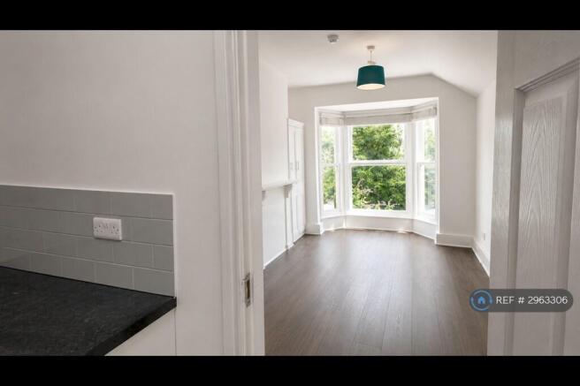 5 bed Flat to rent Image 10