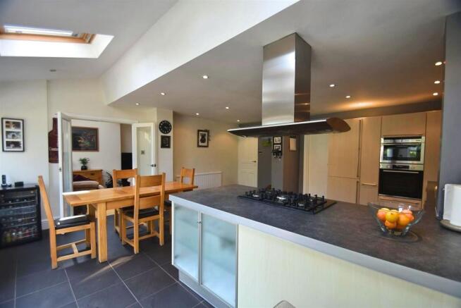 KitchenFamily Room