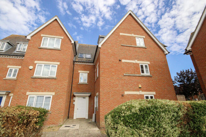 2 bedroom apartment to rent in Sanderling Way, Iw