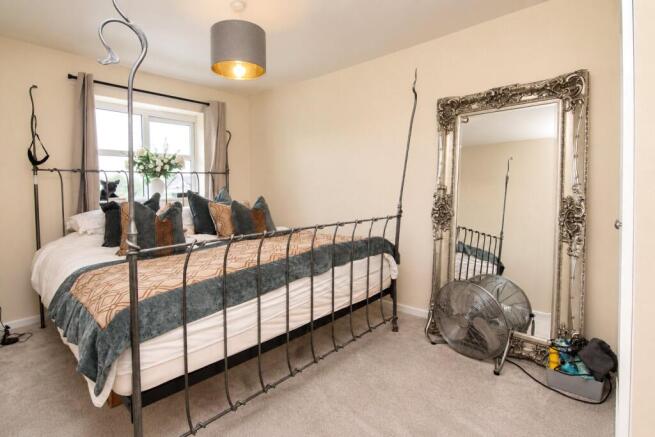 3 bed Town House for sale Image 9