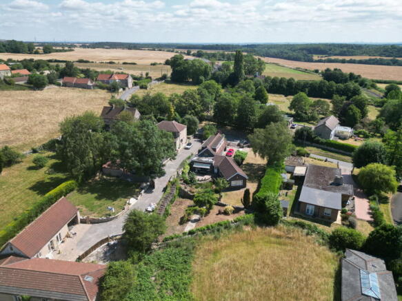 4 bed Detached for sale Image 2