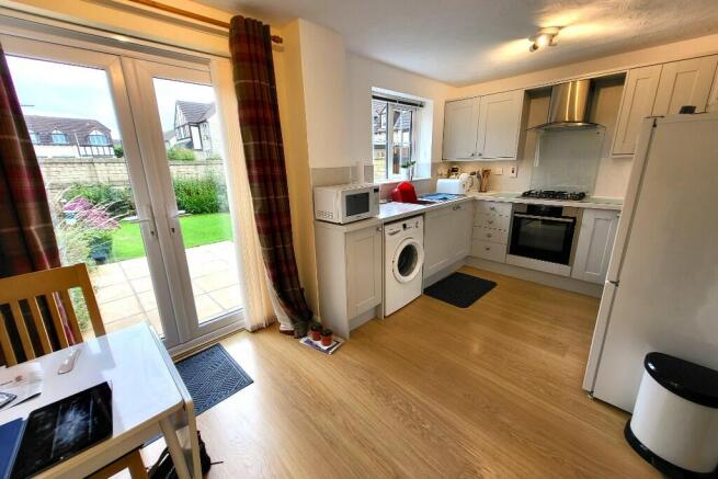 15' Kitchen & Dining